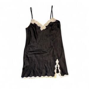Victoria secret black and cream slip